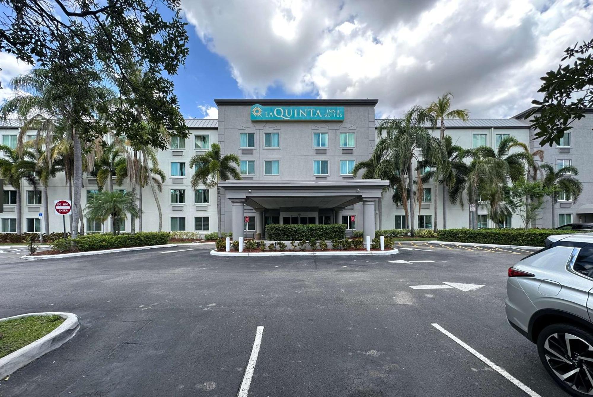La Quinta Inn & Suites By Wyndham Sawgrass Sunrise Luaran gambar